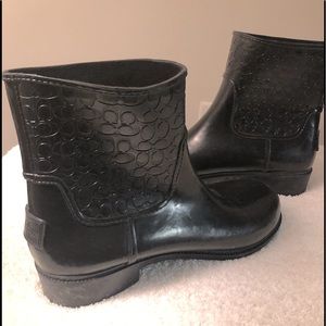 Coach shirt rain boots